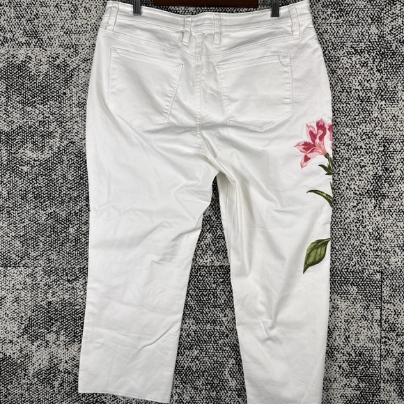 Tommy Bahama Ella Twill Crop Slim Boyfriend White Jeans Womens 14/24 Embroidered - Picture 2 of 11